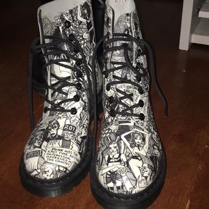 Dr Martens 8 hole boots. Slightly used. Size 5.
